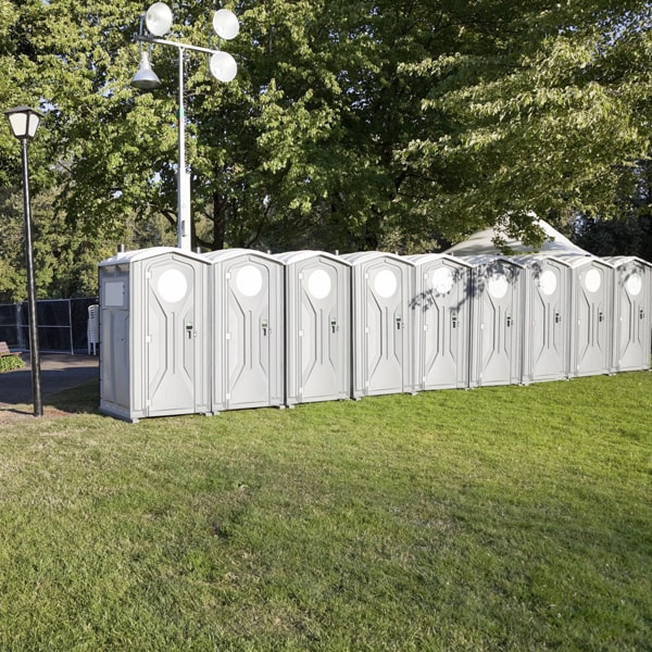 can portable sanitation services handle large events or gatherings